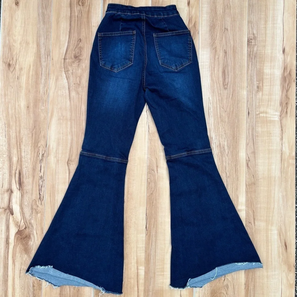 Wax Jean Dark Wash Flare Wide Leg Jeans with Frayed Hem Size 3/26 - Picture 6 of 7